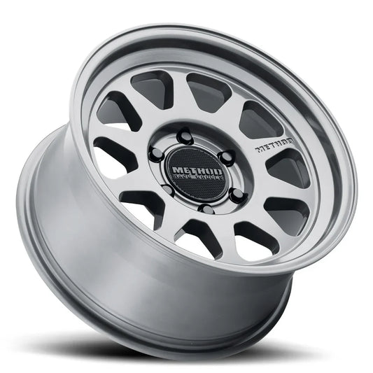 Method 316 Gloss Titanium 6x135 r17