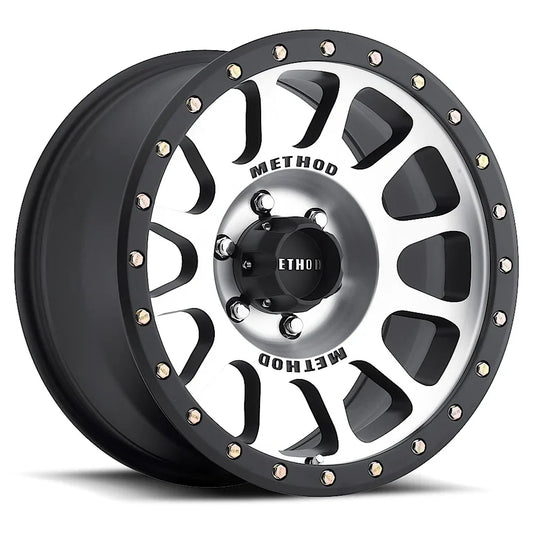 Method 305 Machined & Black Lip 6x139.7 r18